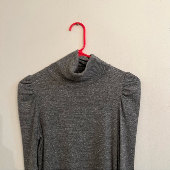 AMO Puff Sleeve Top - Picture 2 of 6